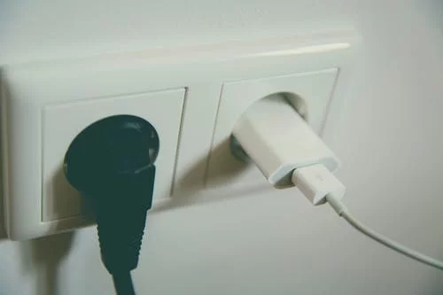HOW TO REMEDY THE SOCKET WITHOUT A GROUND WIRE?